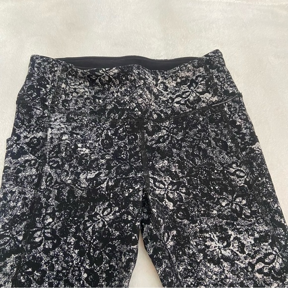 Lululemon Pace Rival Crop *22" Floral Spritz Multi / Black 28706 - Picture 13 of 15